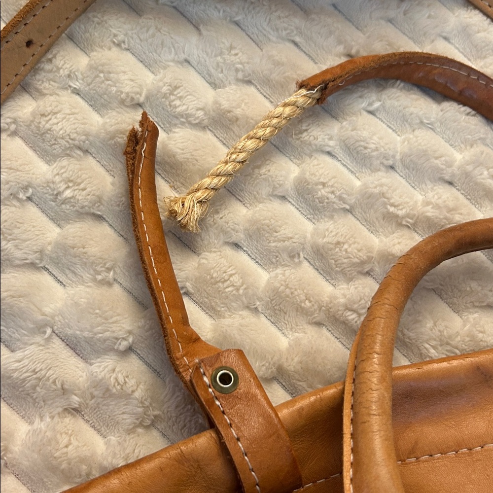 Vintage hand-tooled leather luggage - Picture 2 of 12